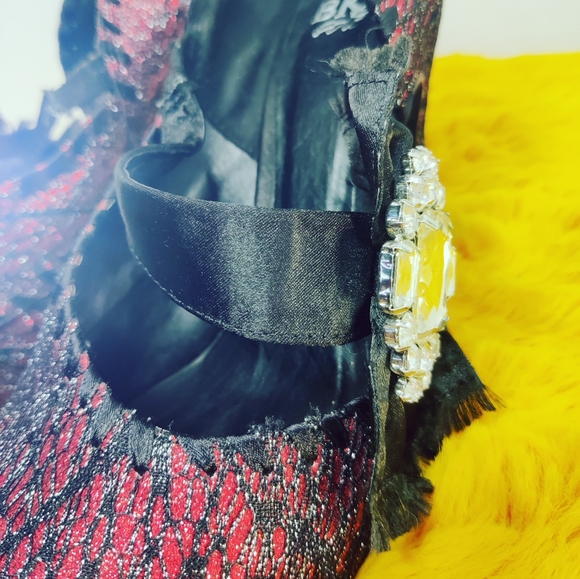 BKE **HOLIDAY RED HEEL PUMP** GLITZ AND GLAMOR *8 1/2* - Picture 8 of 13